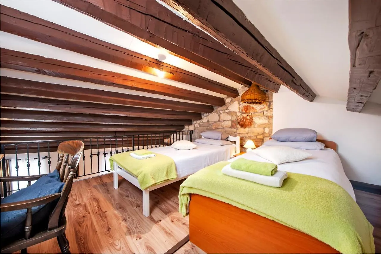 Ap Downtown Apartment Ρόβινι